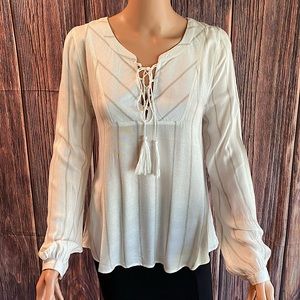 Blu Pepper size Medium white with tan vertical striped boho top with tassels